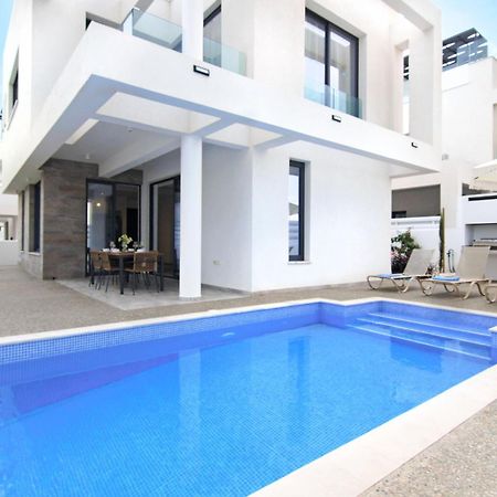 Villa Queen Isabella Протарас Екстериор снимка