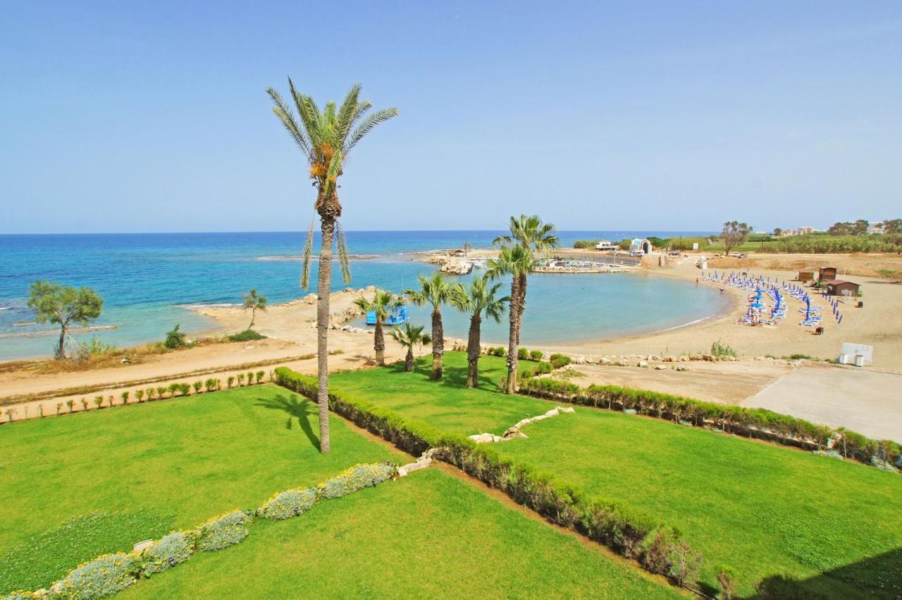 Villa Queen Isabella Протарас Екстериор снимка