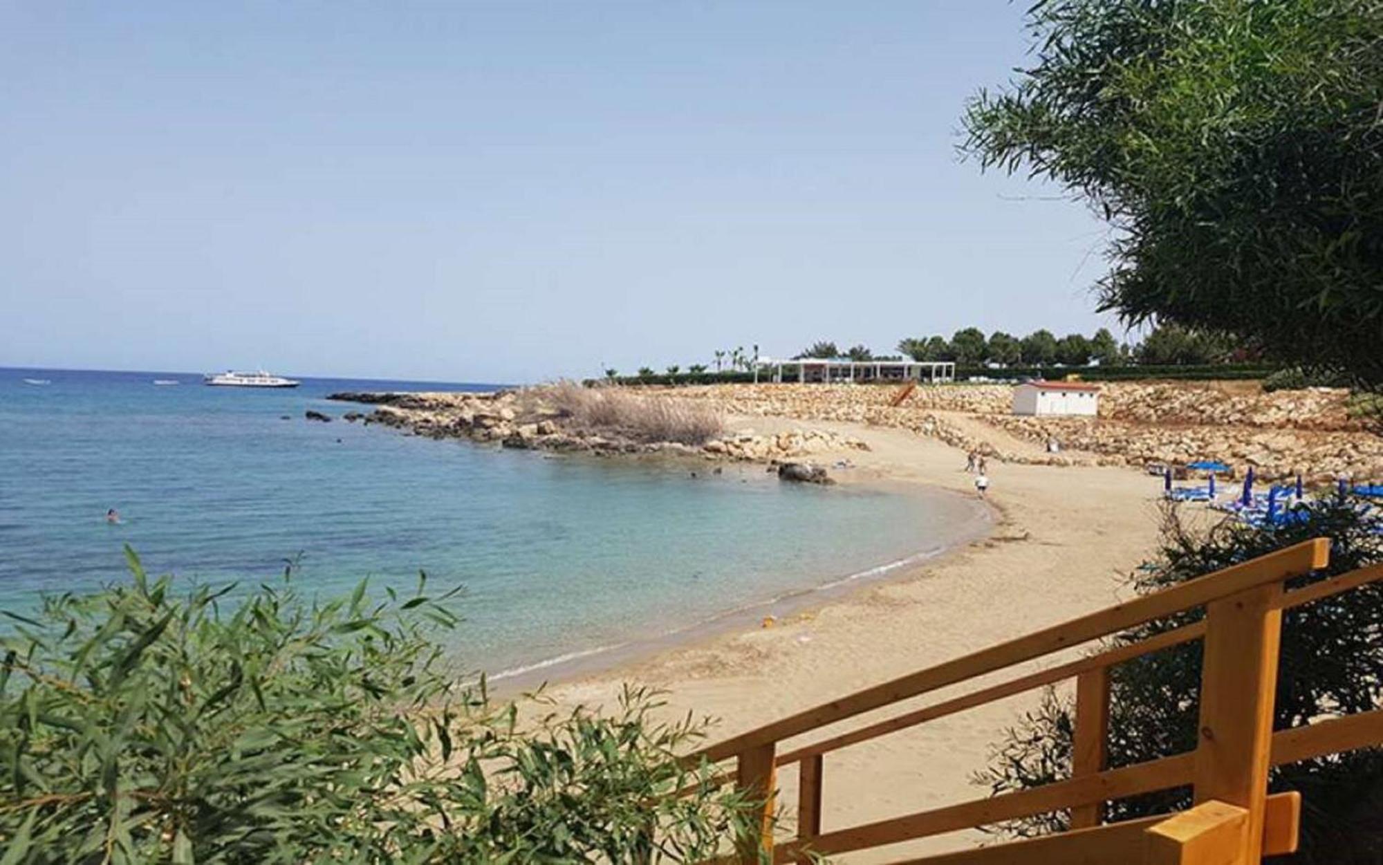 Villa Queen Isabella Протарас Екстериор снимка