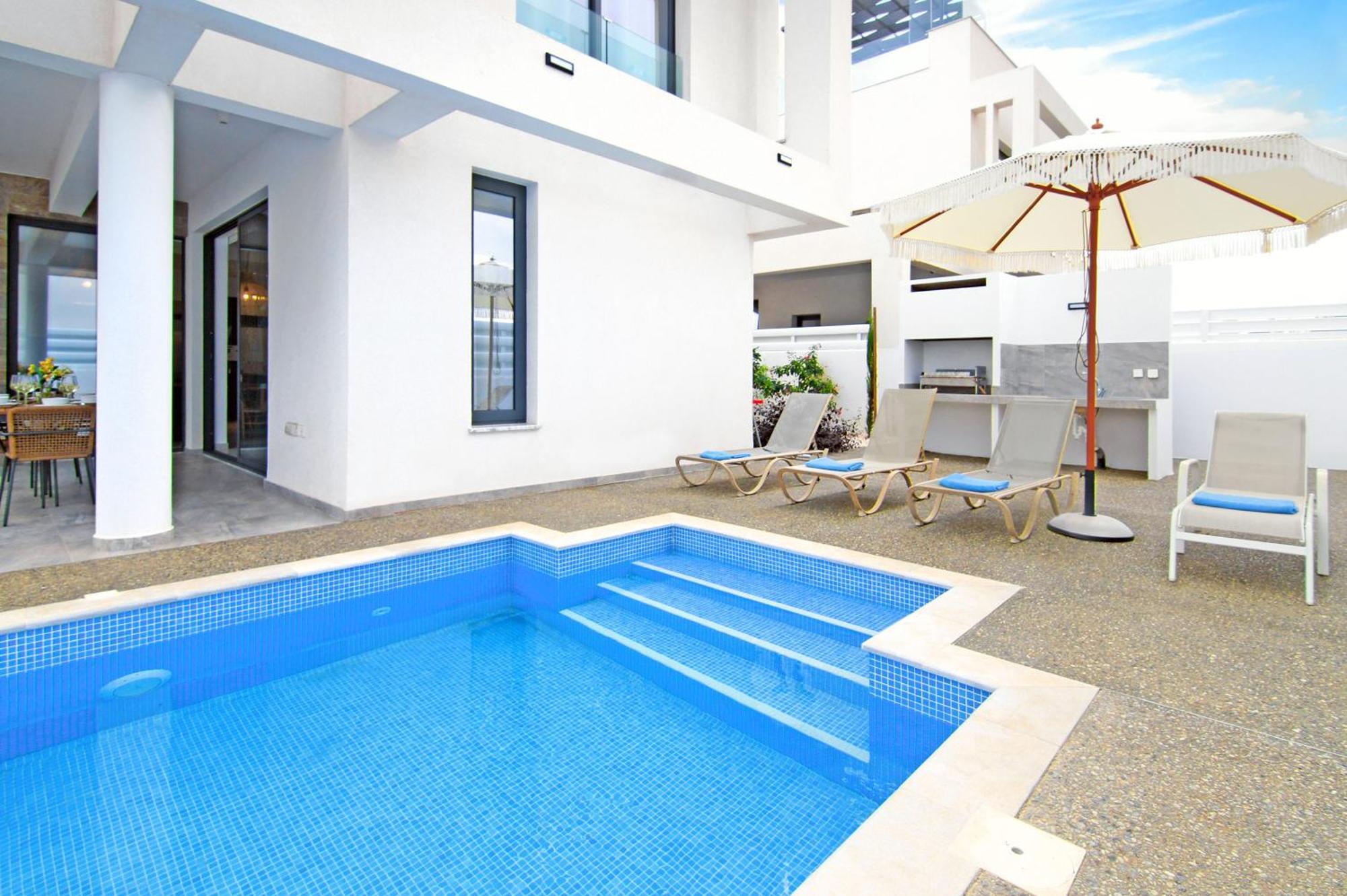 Villa Queen Isabella Протарас Екстериор снимка